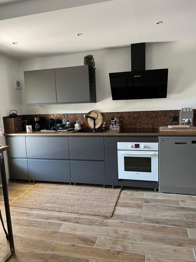 Appartement Entre Village Et Plages. Saint-Cyr-sur-Mer Ngoại thất bức ảnh